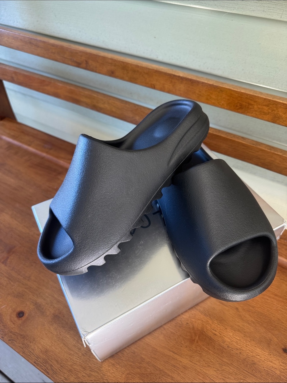 Yeezy Men’s Slide — Black Minimalist Foam Slip-On - Picture 2 of 6
